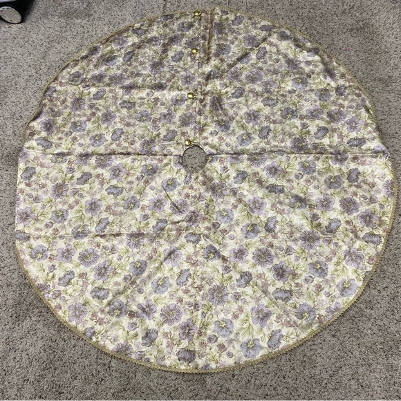 Martha Stewart Christmas tree skirt large floral satin gold purple details - Picture 2 of 6